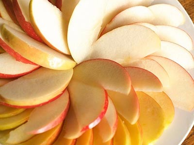Apple Nachos with Moose Munch Gourmet Popcorn