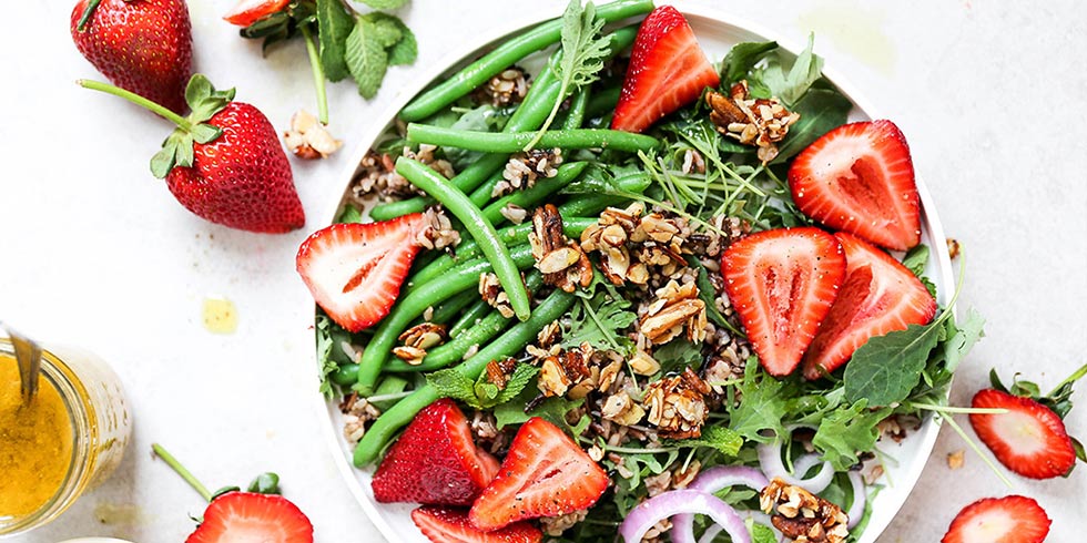 Plant-Based Strawberry Salad with Maple-Nut Clusters